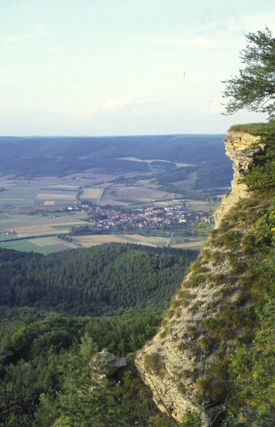 Blick vom Heldrastein auf Heldra
